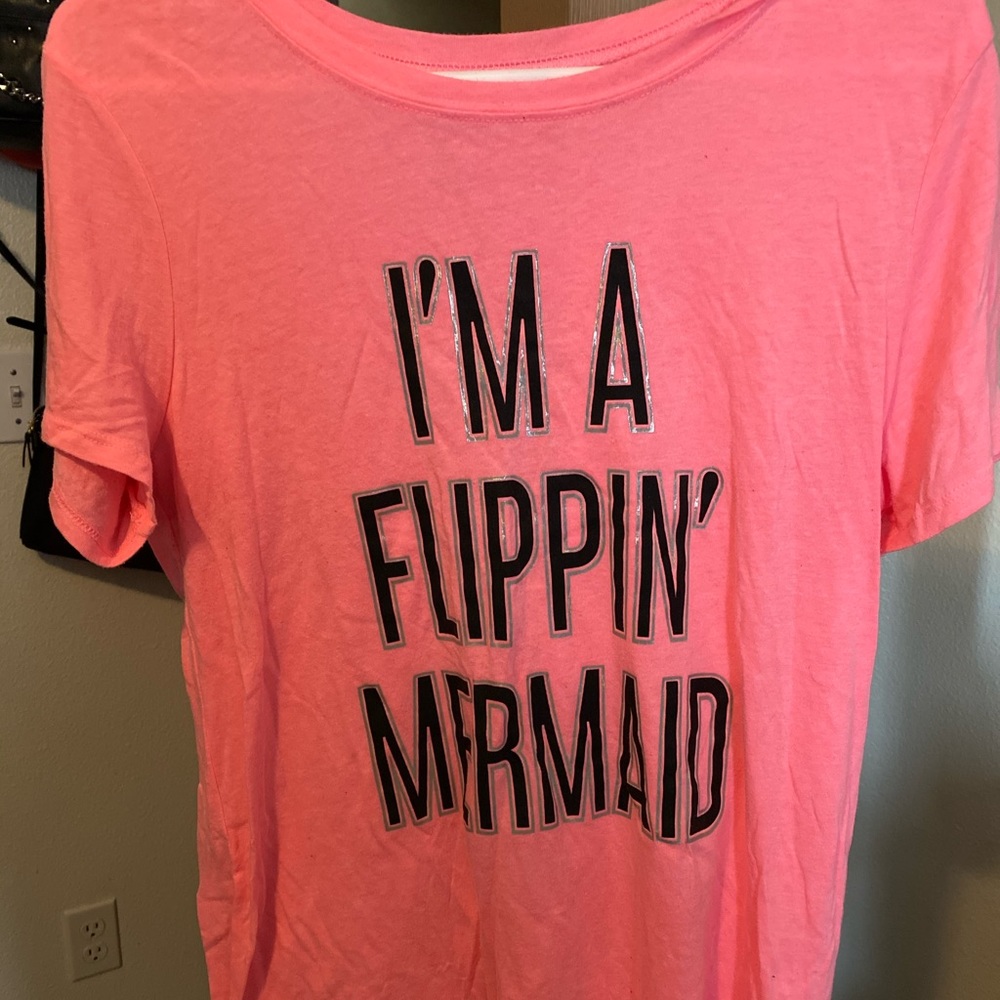 Graphic tee